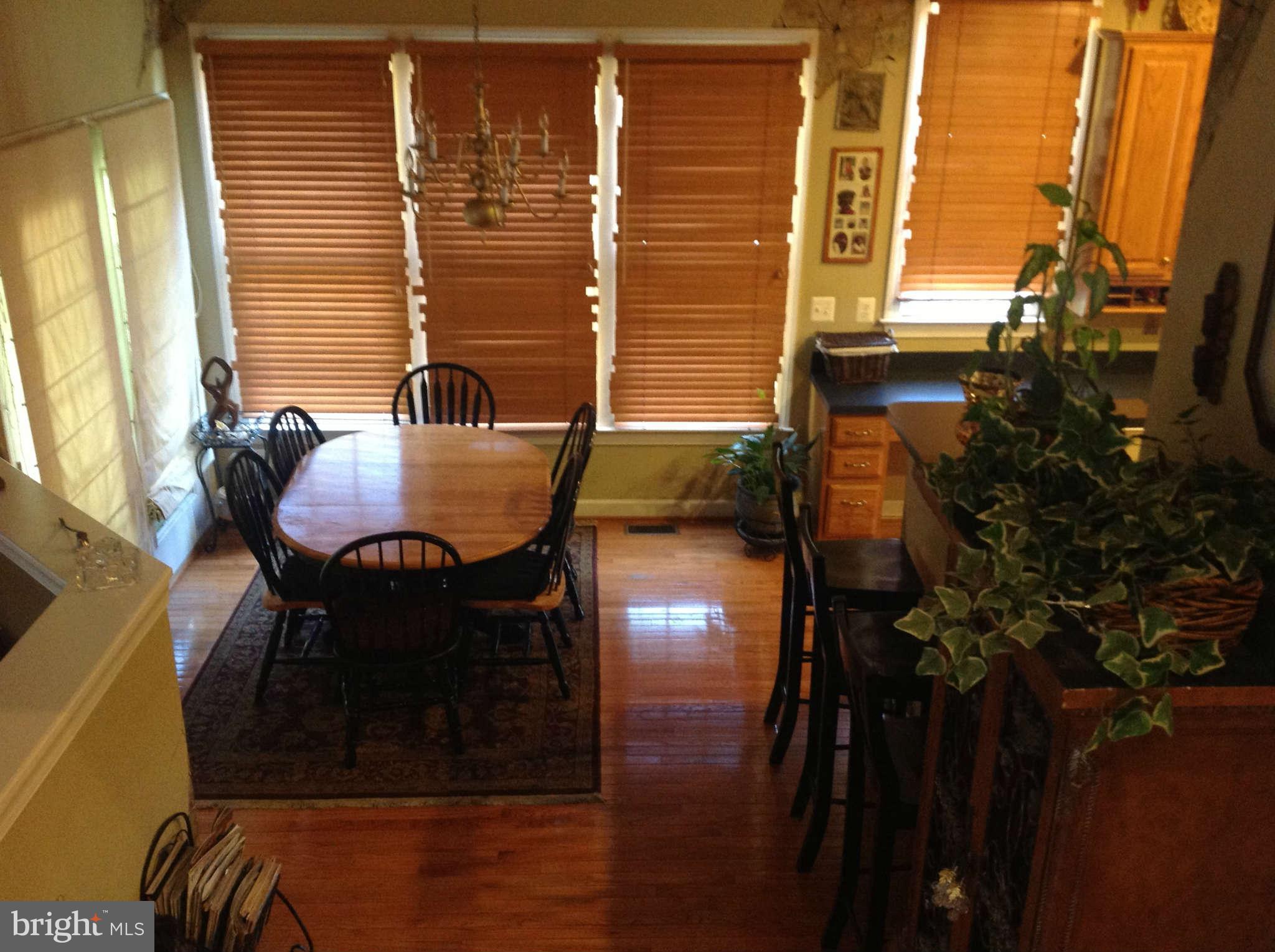 43004 Running Ridge Way Leesburg, VA 20176 - Photo 12 of 30 Kitchen
