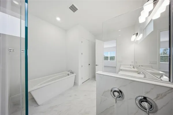 $5,400 | 16017 Volterra Point, Bella Collina, FL 34756