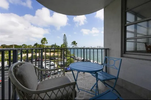 $3,200 | 11930 North Bayshore Drive, Unit 302, North Miami, FL 33181