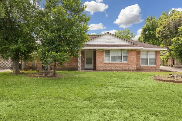 $350,000 | 9825 Westview Drive, Houston, TX 77055