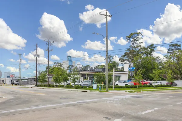 $350,000 | 9825 Westview Drive, Houston, TX 77055