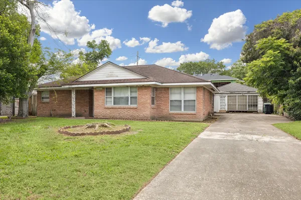 $350,000 | 9825 Westview Drive, Houston, TX 77055