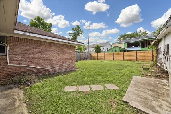 $350,000 | 9825 Westview Drive, Houston, TX 77055