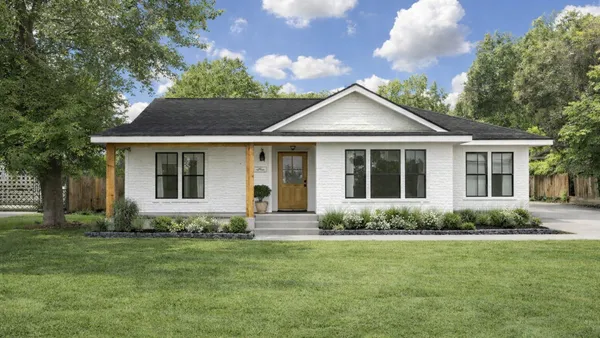 $350,000 | 9825 Westview Drive, Houston, TX 77055