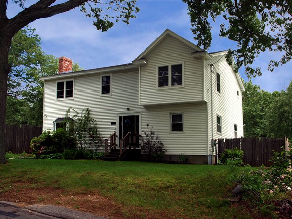 71 Comet Road Methuen, MA 01844 - Photo 1 of 7 Gallery Image 1
