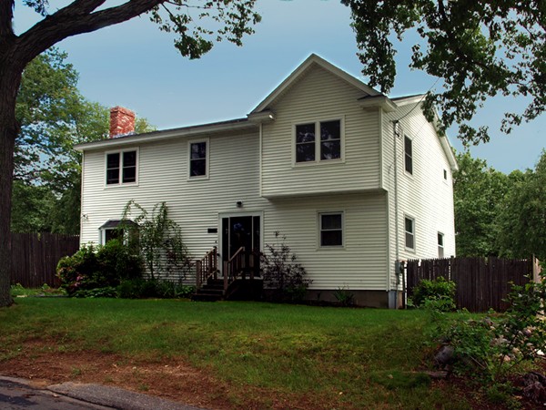 71 Comet Road Methuen, MA 01844 - Photo 2 of 7 Gallery Image 2