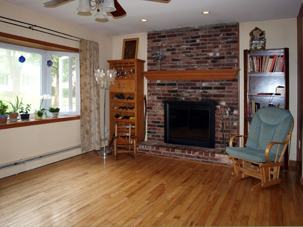 71 Comet Road Methuen, MA 01844 - Photo 4 of 7 Gallery Image 4