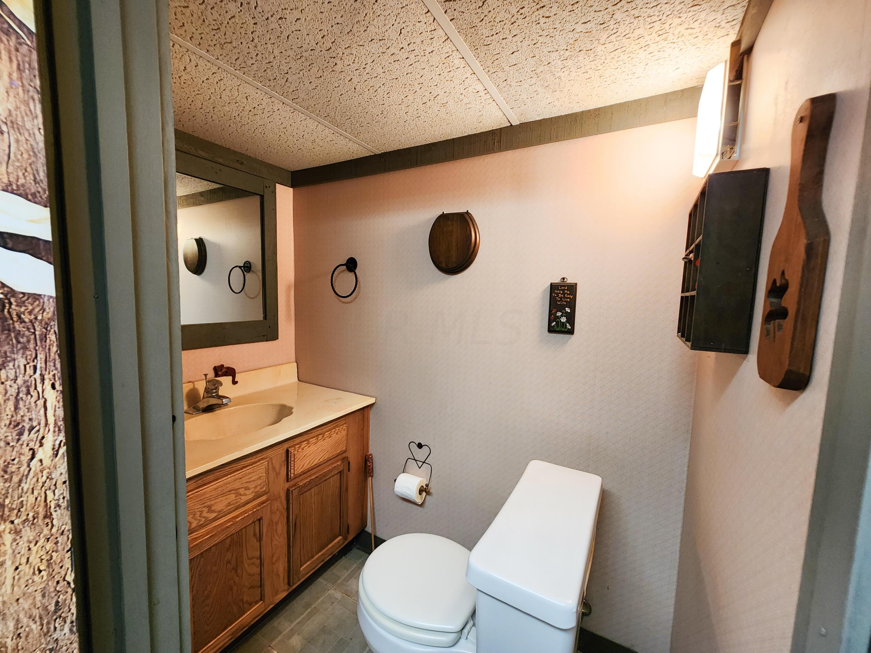 491 Ross Road Southeast Lancaster, OH 43130 - Photo 22 of 42 20230605_122349
