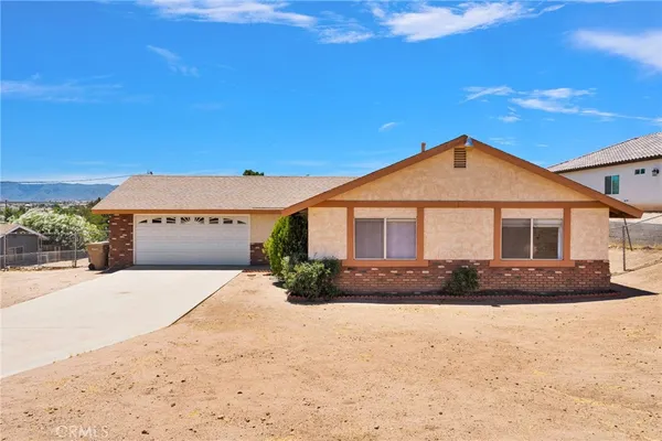 $400,000 | 16389 Fremontia Street, Hesperia, CA 92345
