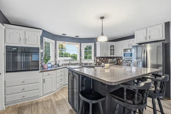 $375,000 | 2 Bandecon Way, Bloomington, IL 61704