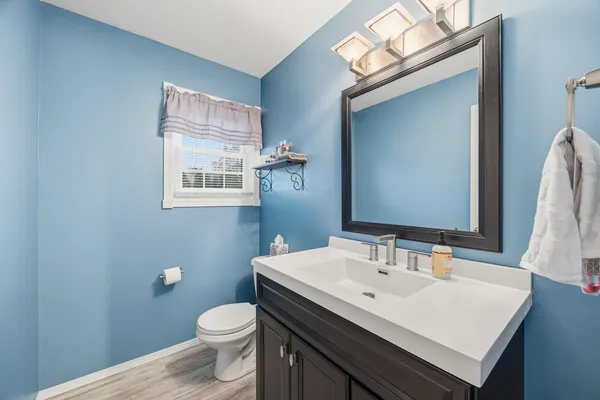 $375,000 | 2 Bandecon Way, Bloomington, IL 61704