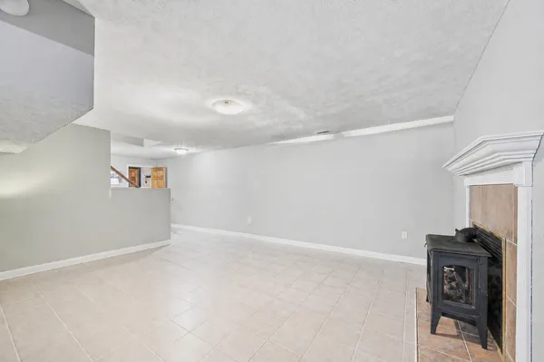 $375,000 | 2 Bandecon Way, Bloomington, IL 61704