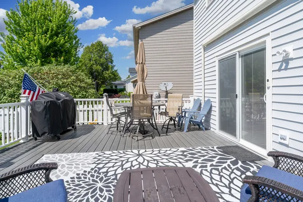 $375,000 | 2 Bandecon Way, Bloomington, IL 61704