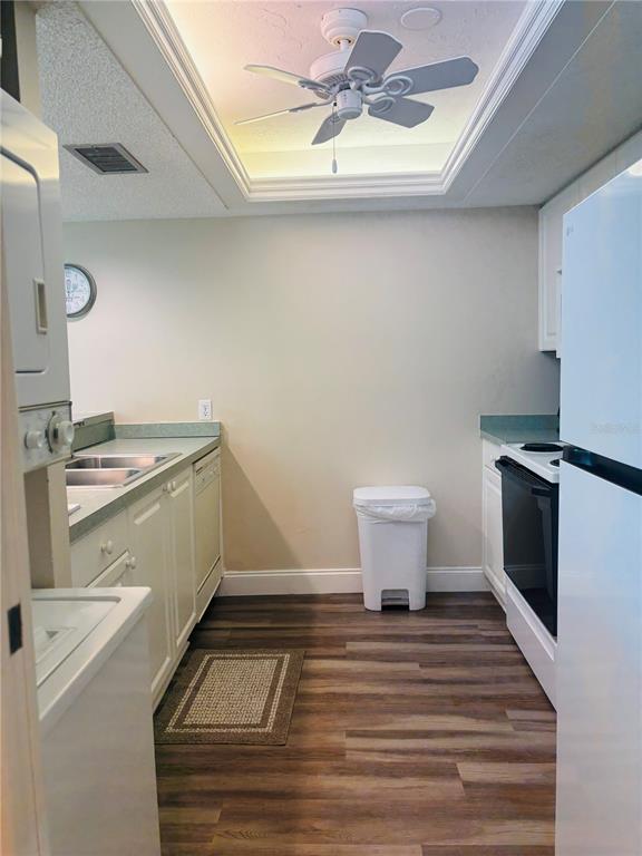 6518 Midnight Pass Road, Unit 209 Sarasota, FL 34242 - Photo 8 of 36