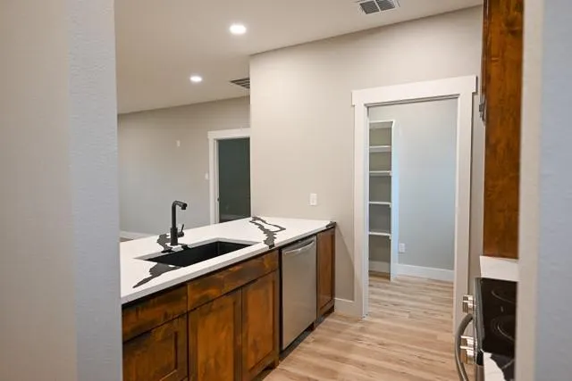 $1,650 | 1332 County Road 2175, Unit 300, Decatur, TX 76234