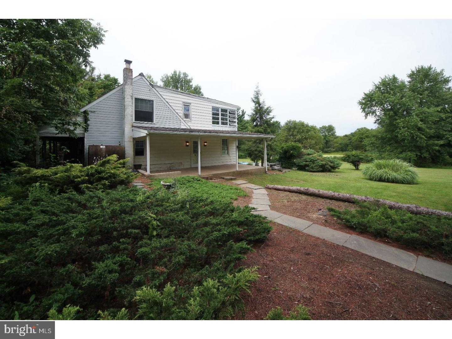 449 Ridge Road Telford, PA 18969 - Photo 2 of 25