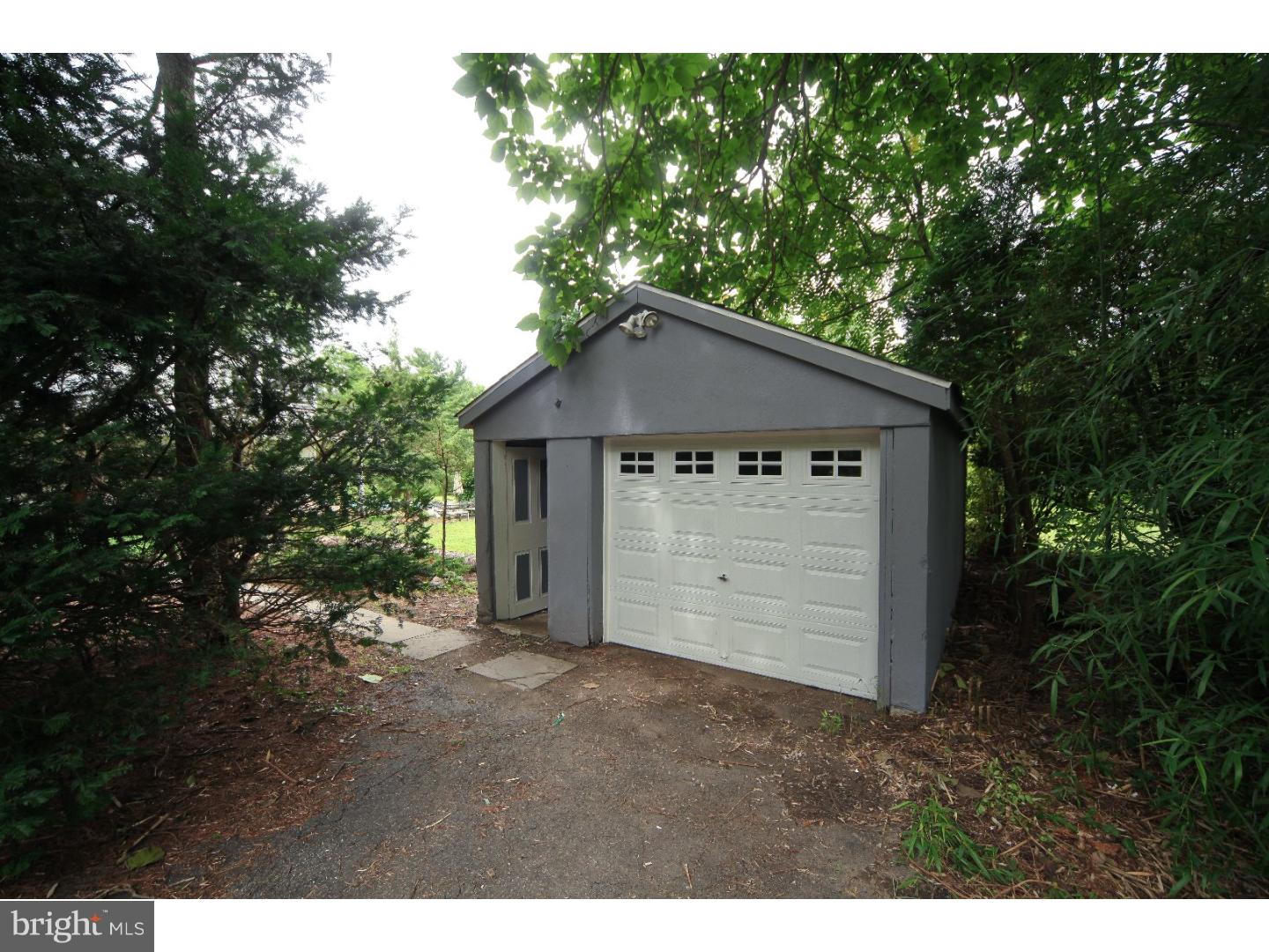 449 Ridge Road Telford, PA 18969 - Photo 20 of 25 Garage