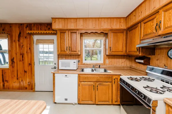 $575,000 | 20850 Leona Beach Road, Rochert, MN 56578