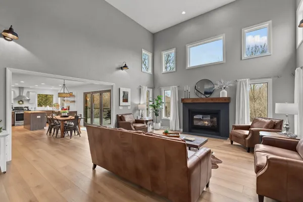 $689,900 | 114 Shalimar Court, Combined Locks, WI 54113