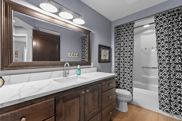 $689,900 | 114 Shalimar Court, Combined Locks, WI 54113