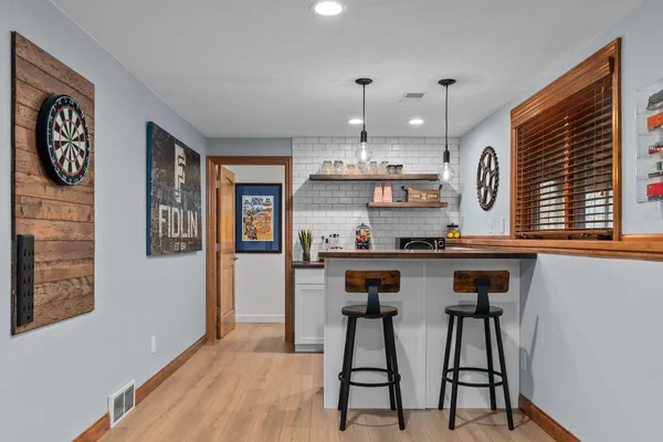 $689,900 | 114 Shalimar Court, Combined Locks, WI 54113