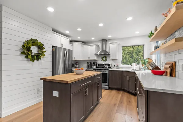 $689,900 | 114 Shalimar Court, Combined Locks, WI 54113