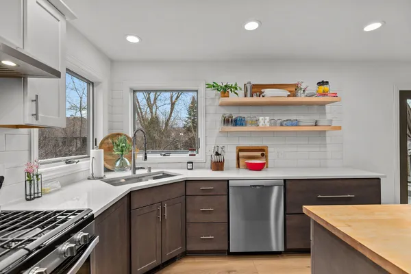 $689,900 | 114 Shalimar Court, Combined Locks, WI 54113