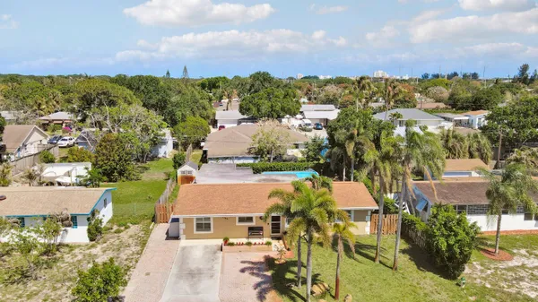 $624,900 | 19049 Southeast Robert Drive, Jupiter, FL 33469