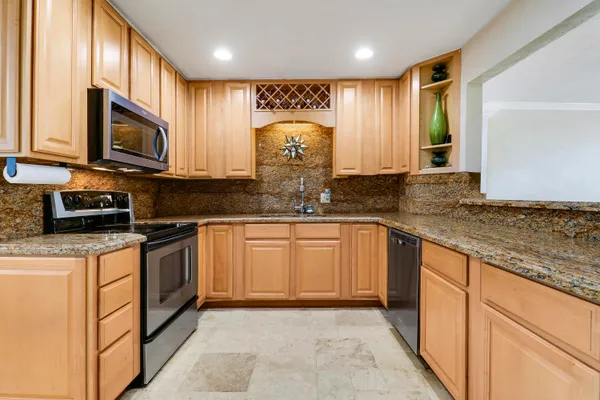 $624,900 | 19049 Southeast Robert Drive, Jupiter, FL 33469