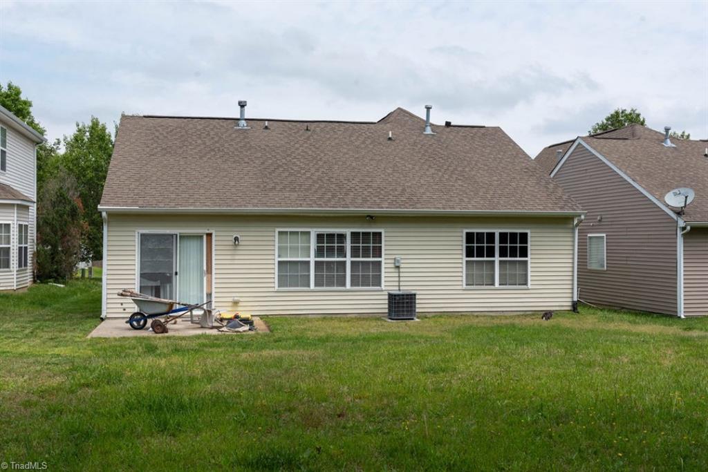 1137 Hawick Drive High Point, NC 27262 - Photo 2 of 6