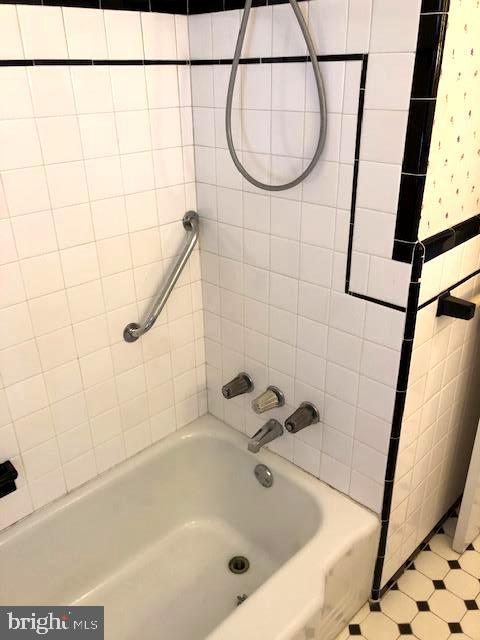 918 Rhawn Street Philadelphia, PA 19111 - Photo 16 of 44 2nd fl. Bath - tub & Shower fixtures