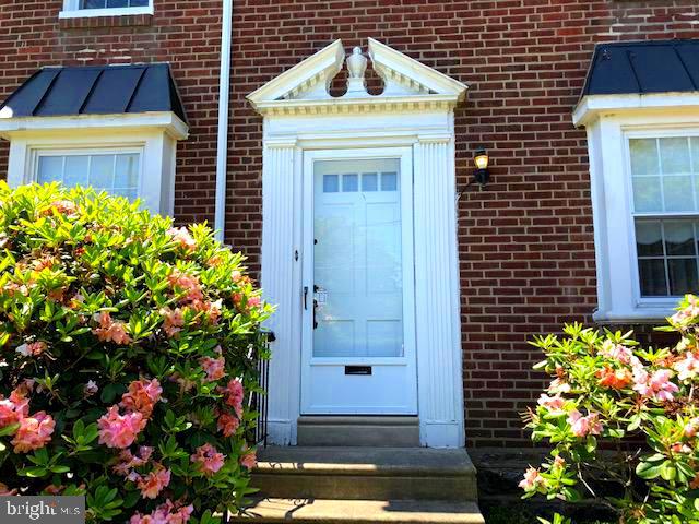 918 Rhawn Street Philadelphia, PA 19111 - Photo 44 of 44 Welcoming front entrance