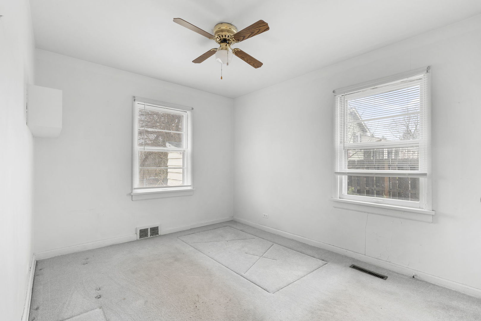 4715 West Crystal Lake Road McHenry, IL 60050 - Photo 14 of 32