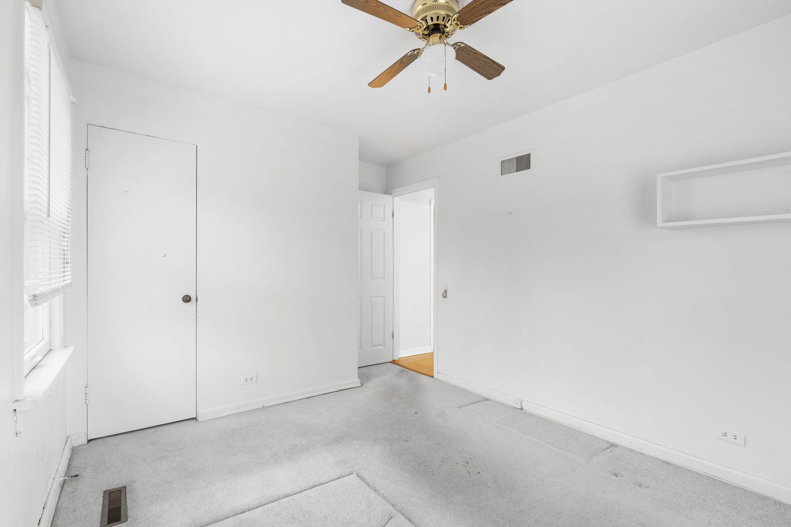 4715 West Crystal Lake Road McHenry, IL 60050 - Photo 15 of 32