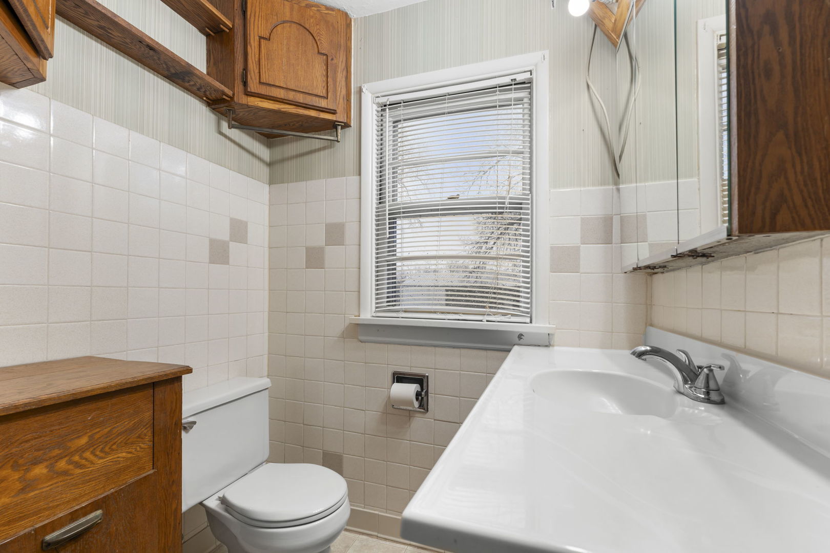 4715 West Crystal Lake Road McHenry, IL 60050 - Photo 16 of 32