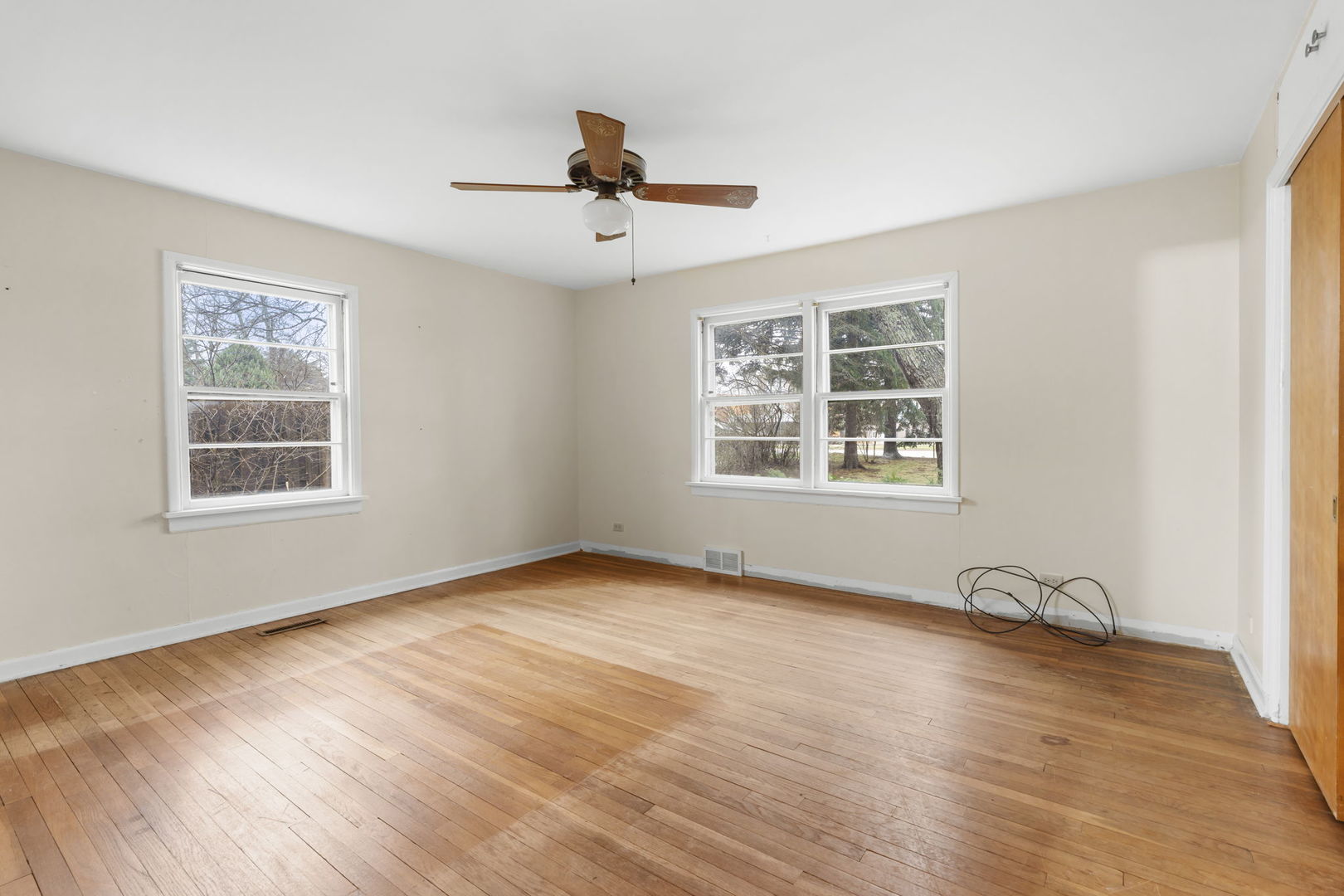 4715 West Crystal Lake Road McHenry, IL 60050 - Photo 9 of 32