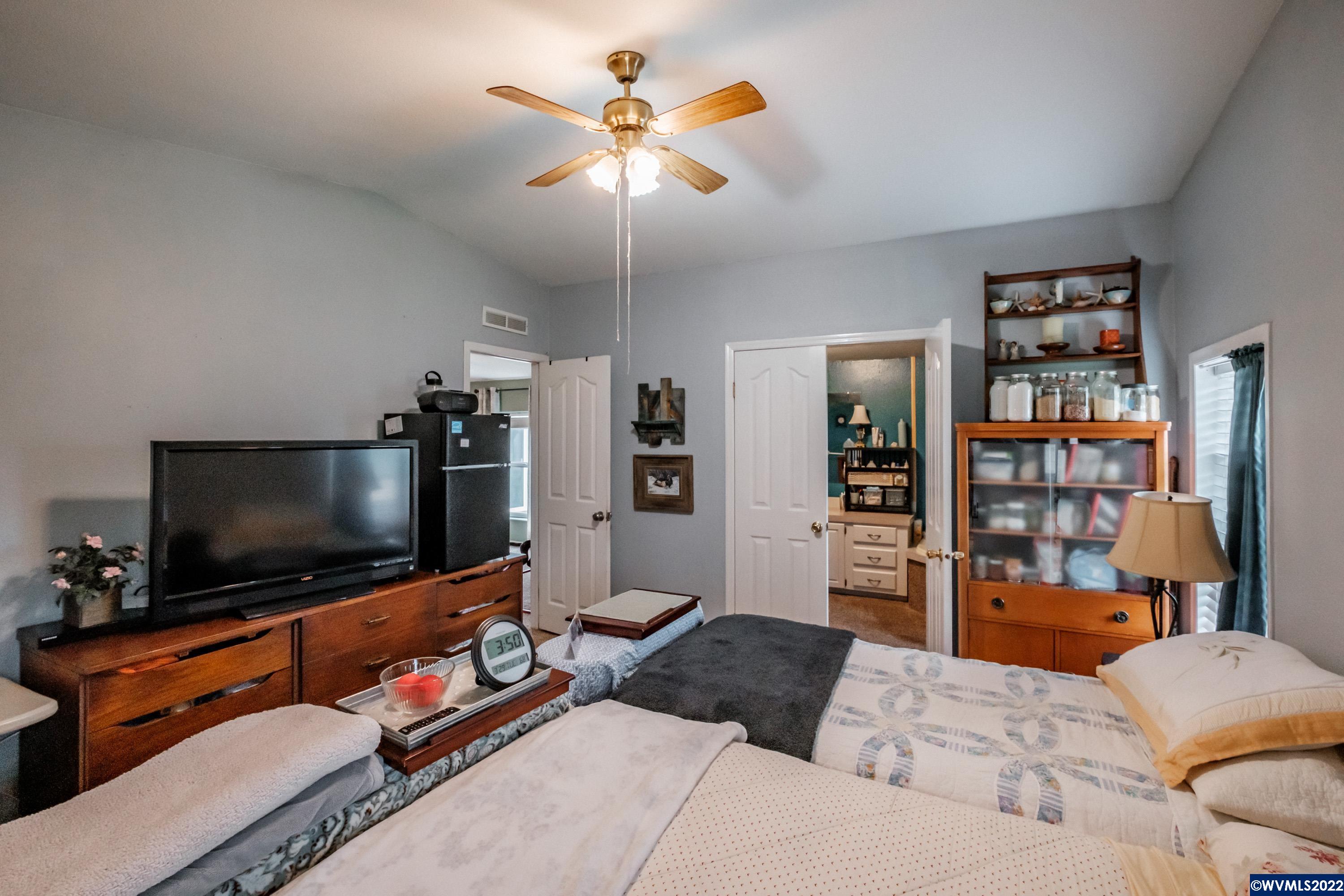 29976 Fairview Road Lebanon, OR 97355 - Photo 13 of 42 Gallery Image 13