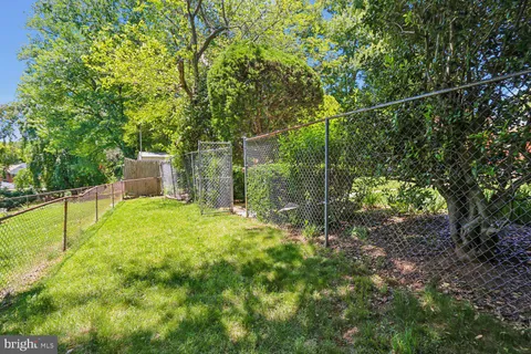 $575,000 | 902 Malta Lane, Silver Spring, MD 20901