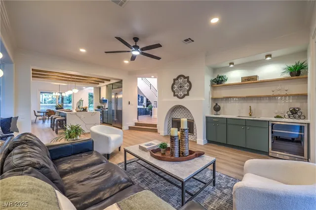 $1,179,995 | 8200 Horseshoe Bend Lane, Las Vegas, NV 89113