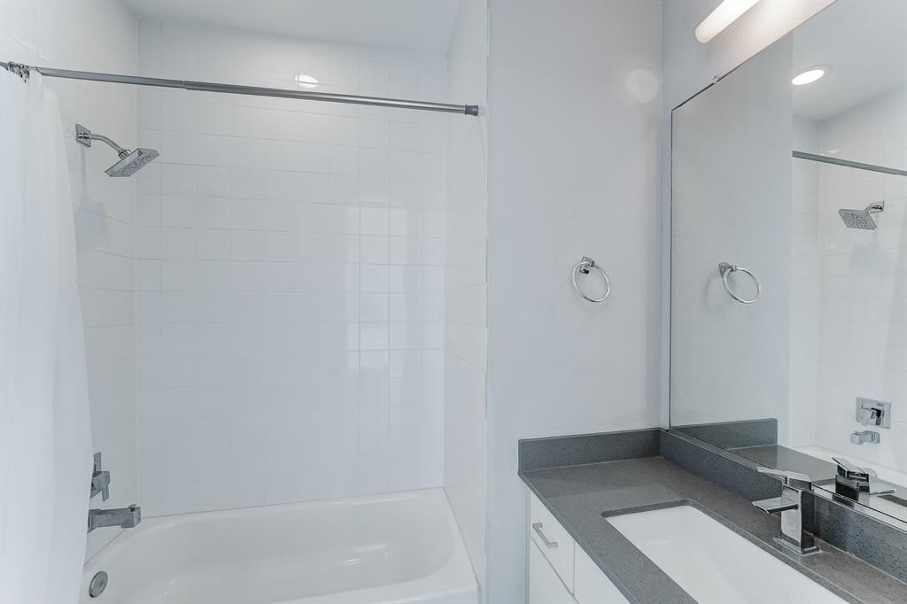 8409 Hempstead Road, Unit A Houston, TX 77008 - Photo 31 of 37