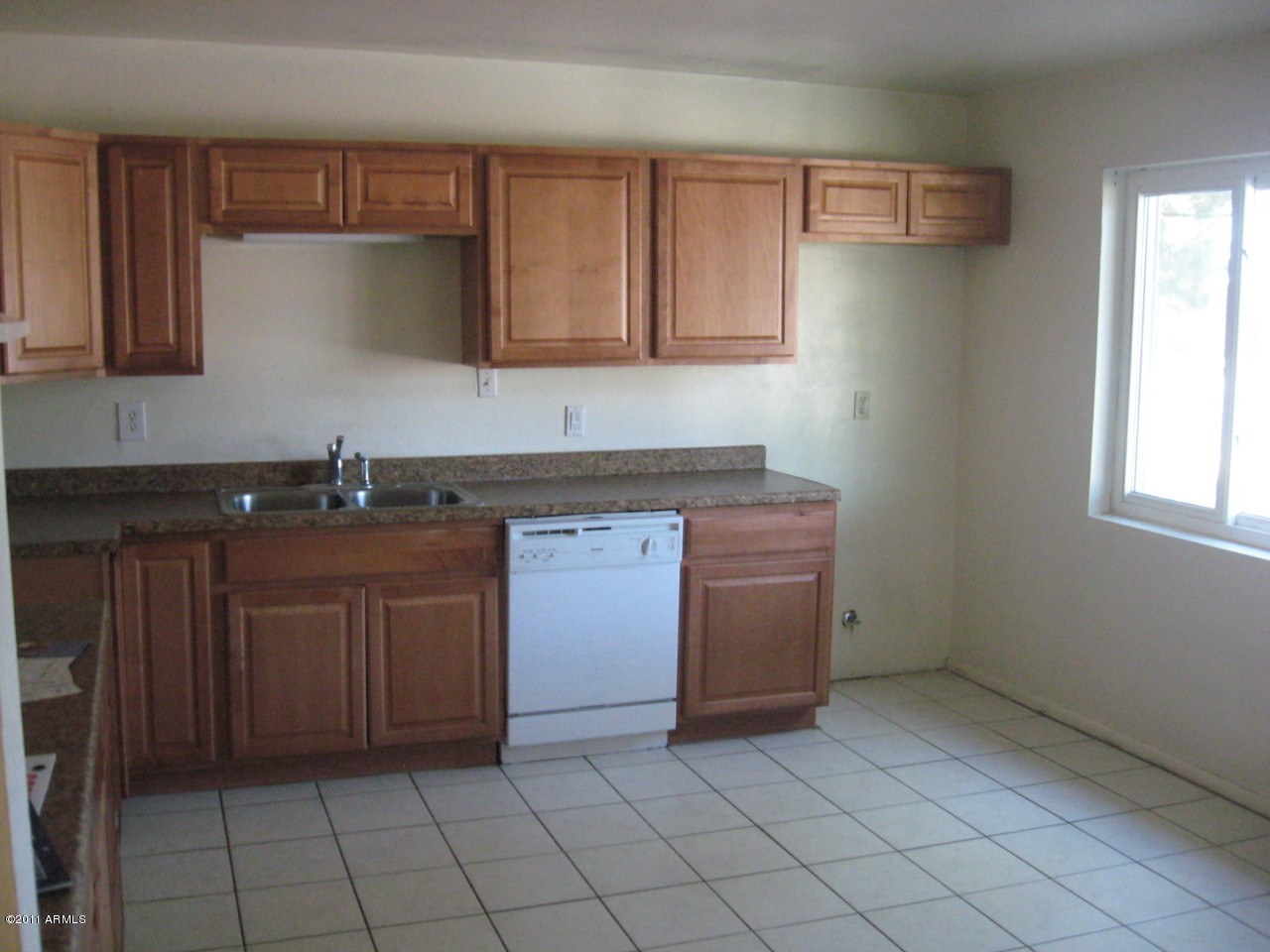 3326 West Ocotillo Road Phoenix, AZ 85017 - Photo 3 of 10 KITCHEN