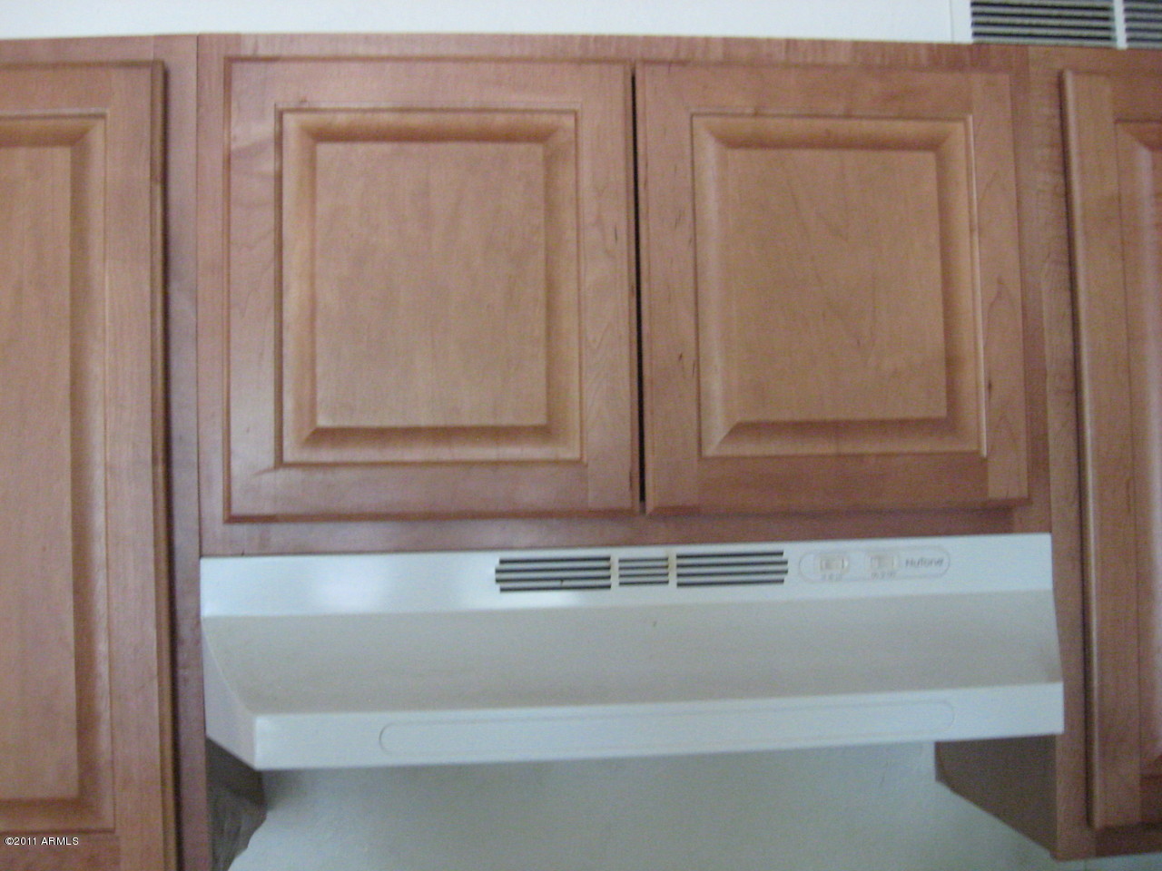 3326 West Ocotillo Road Phoenix, AZ 85017 - Photo 4 of 10 KITCHEN CABINETS