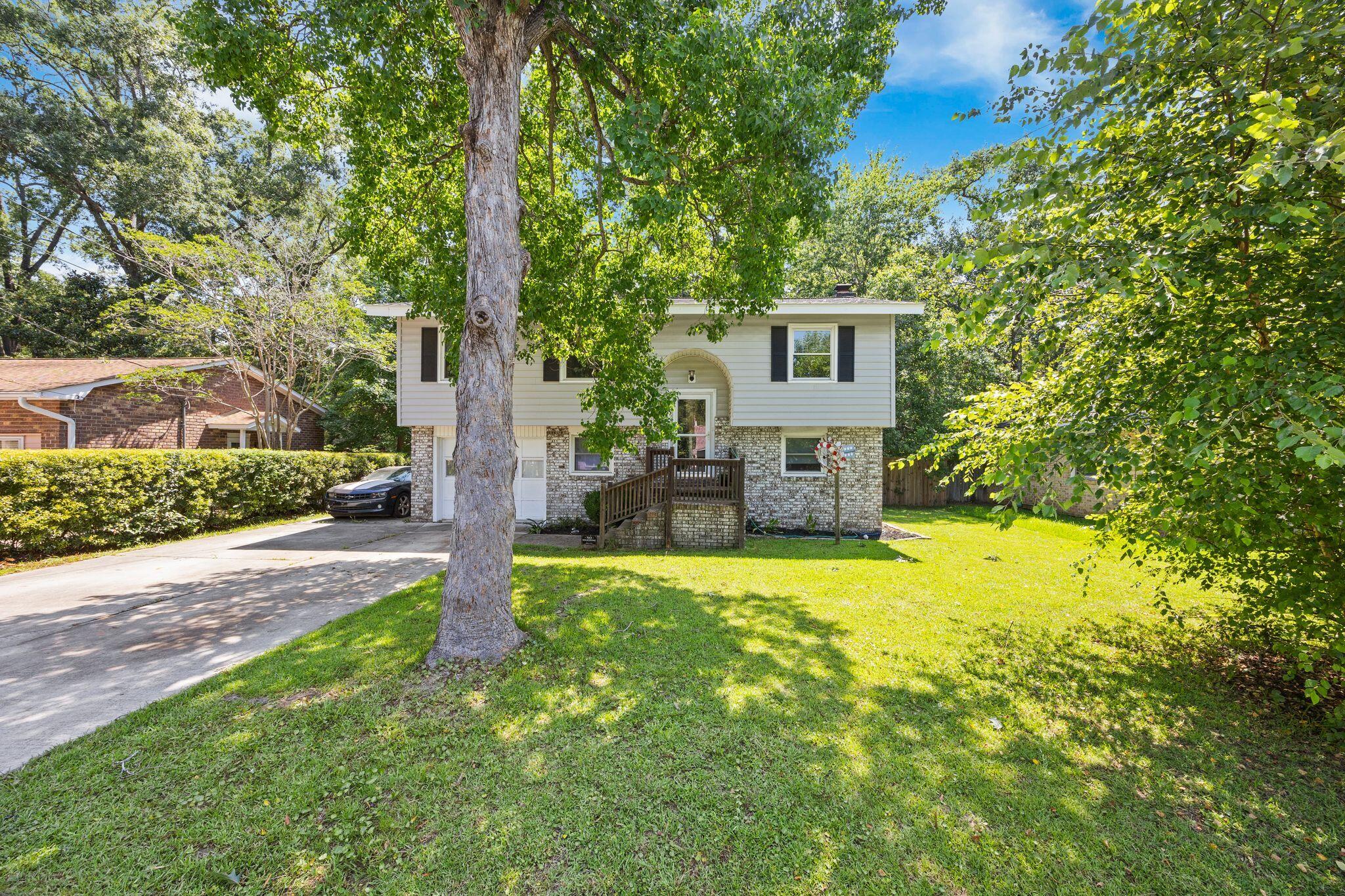 124 Englewood Road Goose Creek, SC 29445 - Photo 1 of 27 Barclay Media Co.-1
