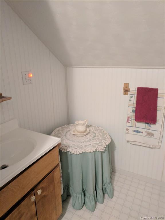 127 Dolan Lane, Unit 8338 Clyde, NC 28721 - Photo 12 of 21 a utility room with washer and dryer