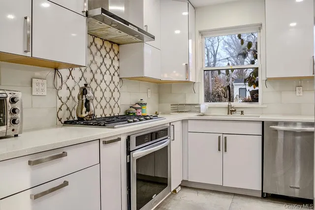 $1,788,000 | 9 Park Place, Great Neck, NY 11024