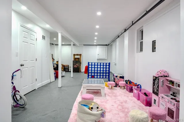 $1,788,000 | 9 Park Place, Great Neck, NY 11024