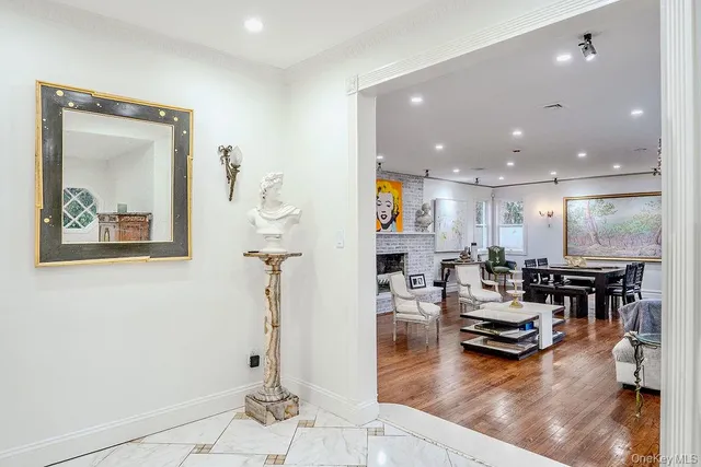 $1,788,000 | 9 Park Place, Great Neck, NY 11024