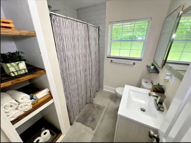 $2,400 | 2153 Longview Drive, Tallahassee, FL 32303