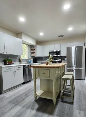 $2,400 | 2153 Longview Drive, Tallahassee, FL 32303