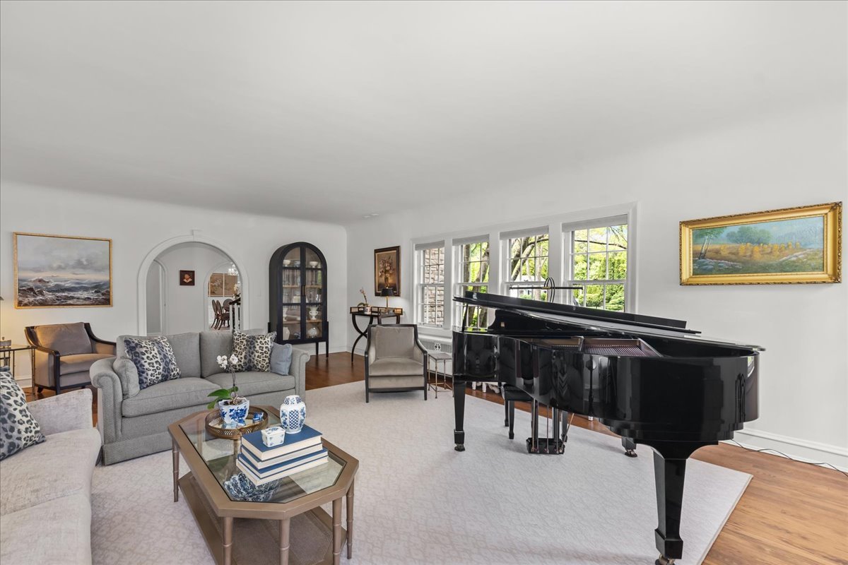 355 Myrtle Street Winnetka, IL 60093 - Photo 6 of 33